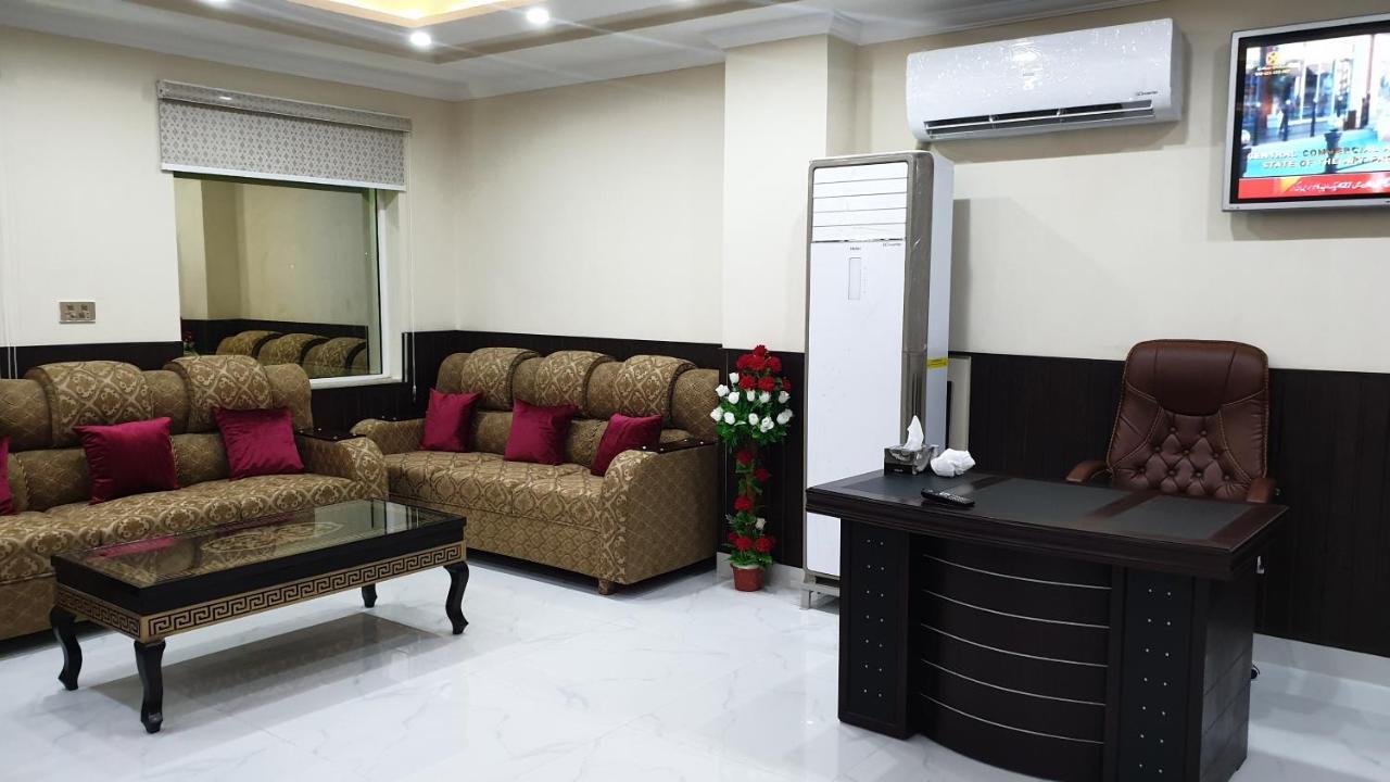 Hotel White Pearl Lahore Esterno foto