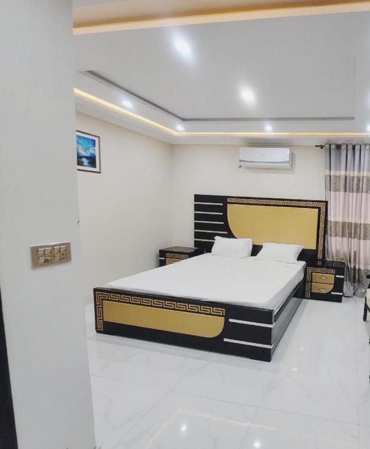 Hotel White Pearl Lahore Esterno foto