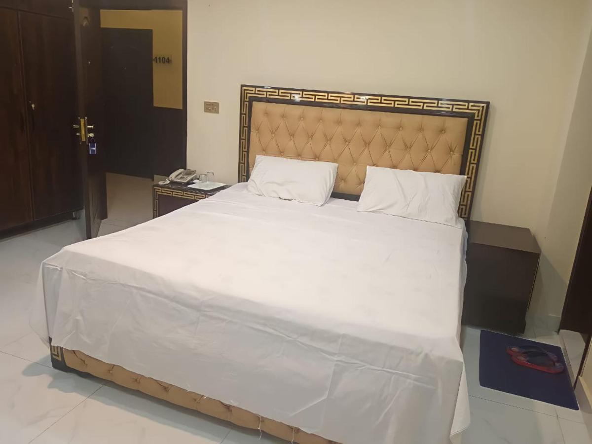 Hotel White Pearl Lahore Esterno foto
