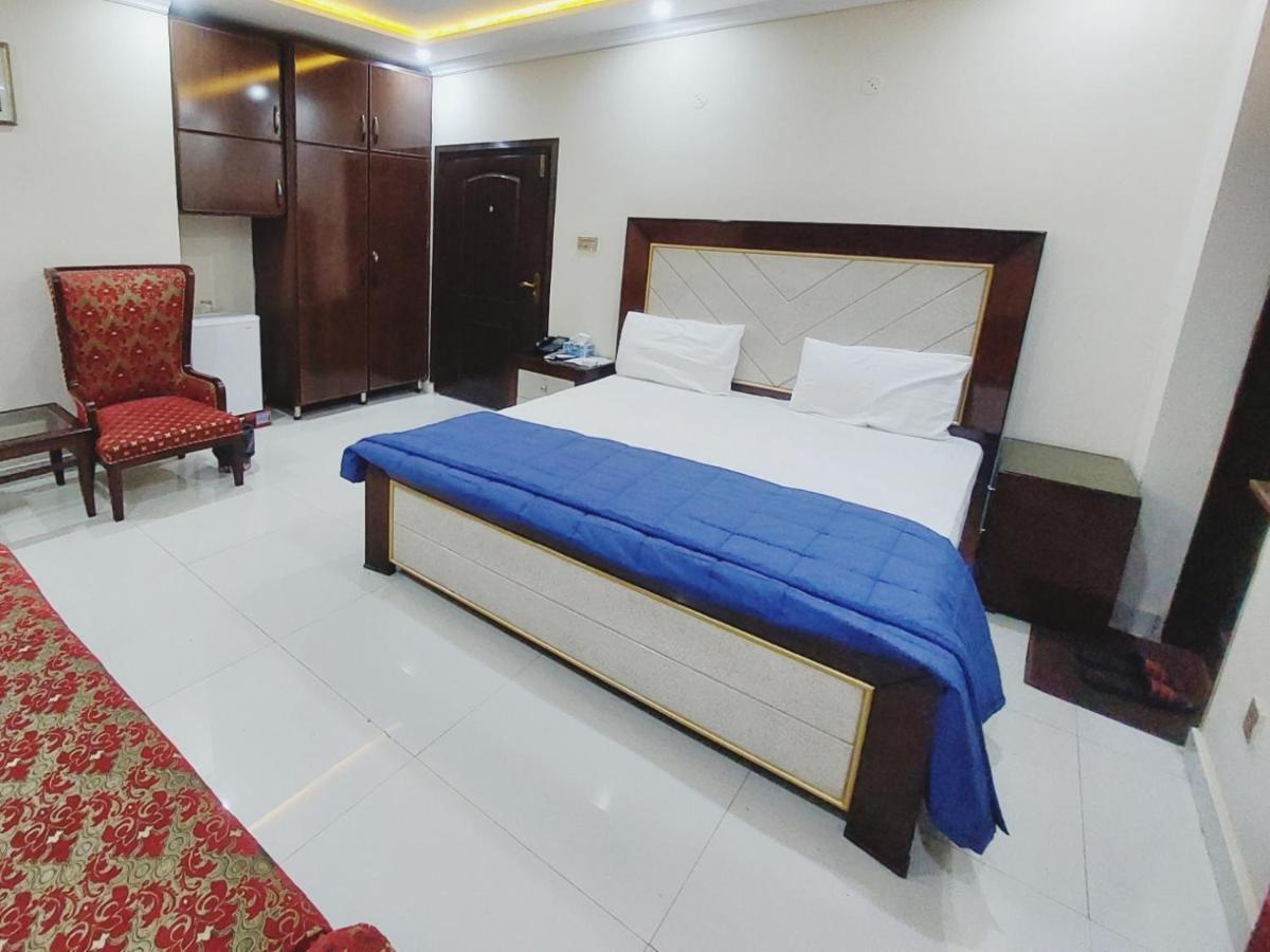 Hotel White Pearl Lahore Esterno foto