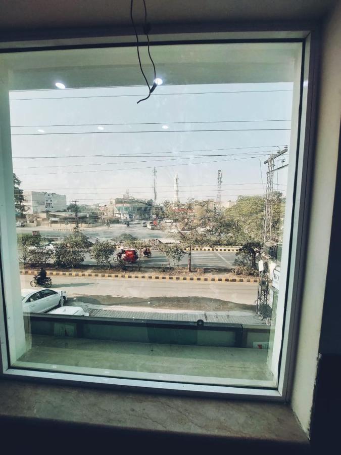 Hotel White Pearl Lahore Esterno foto